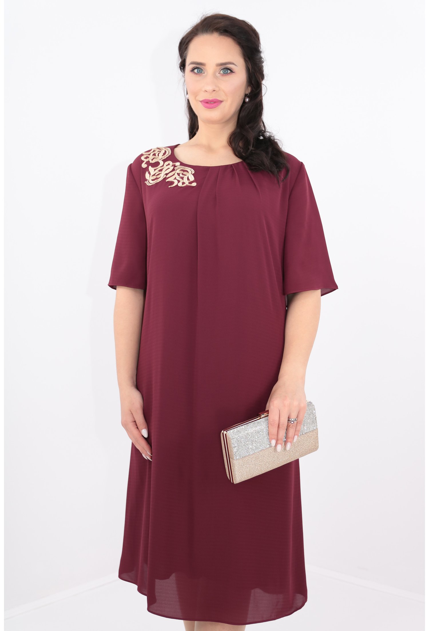 Rochie din voal bordo cu broderie aurie