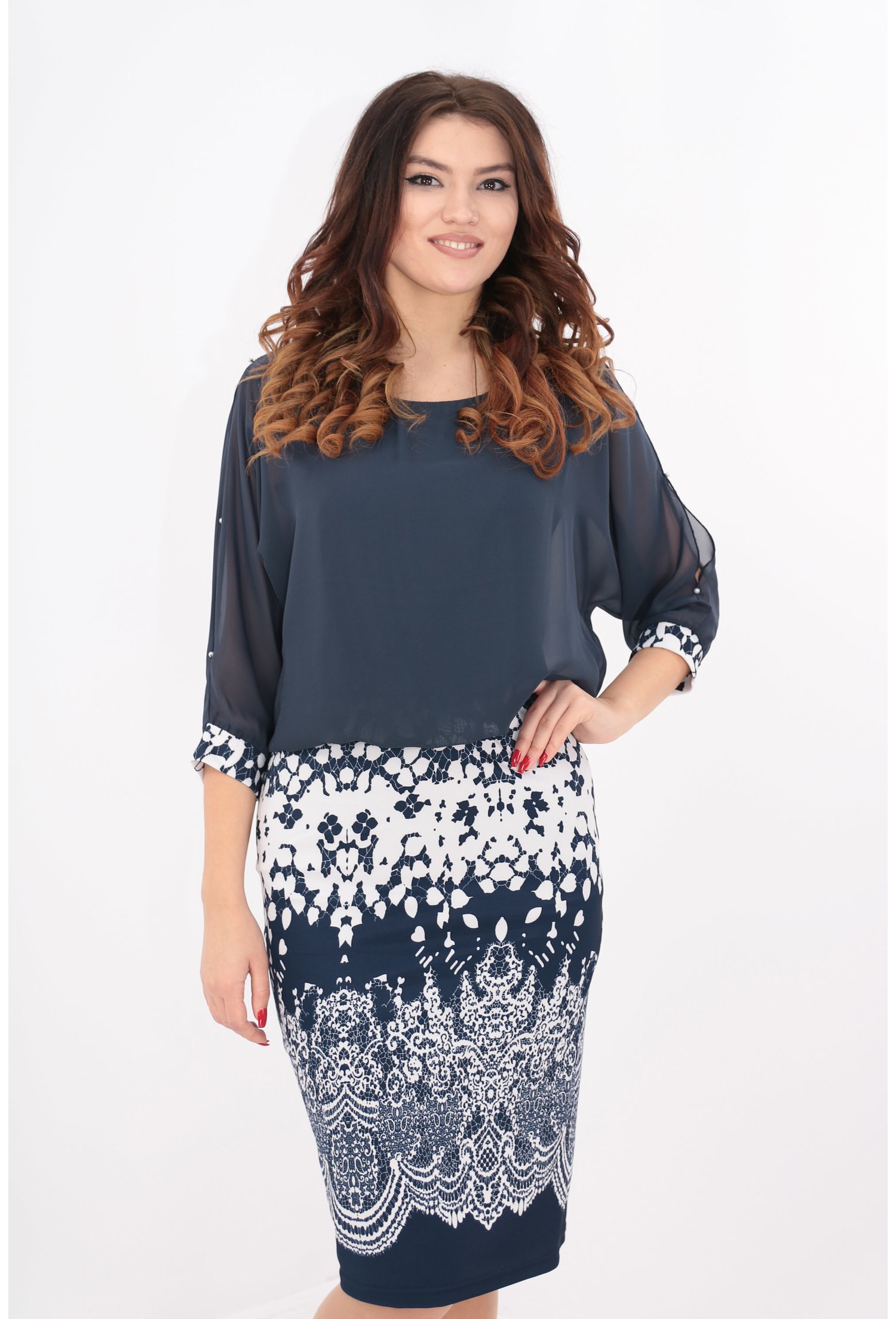 Rochie din voal si jerse bleumarin cu alb