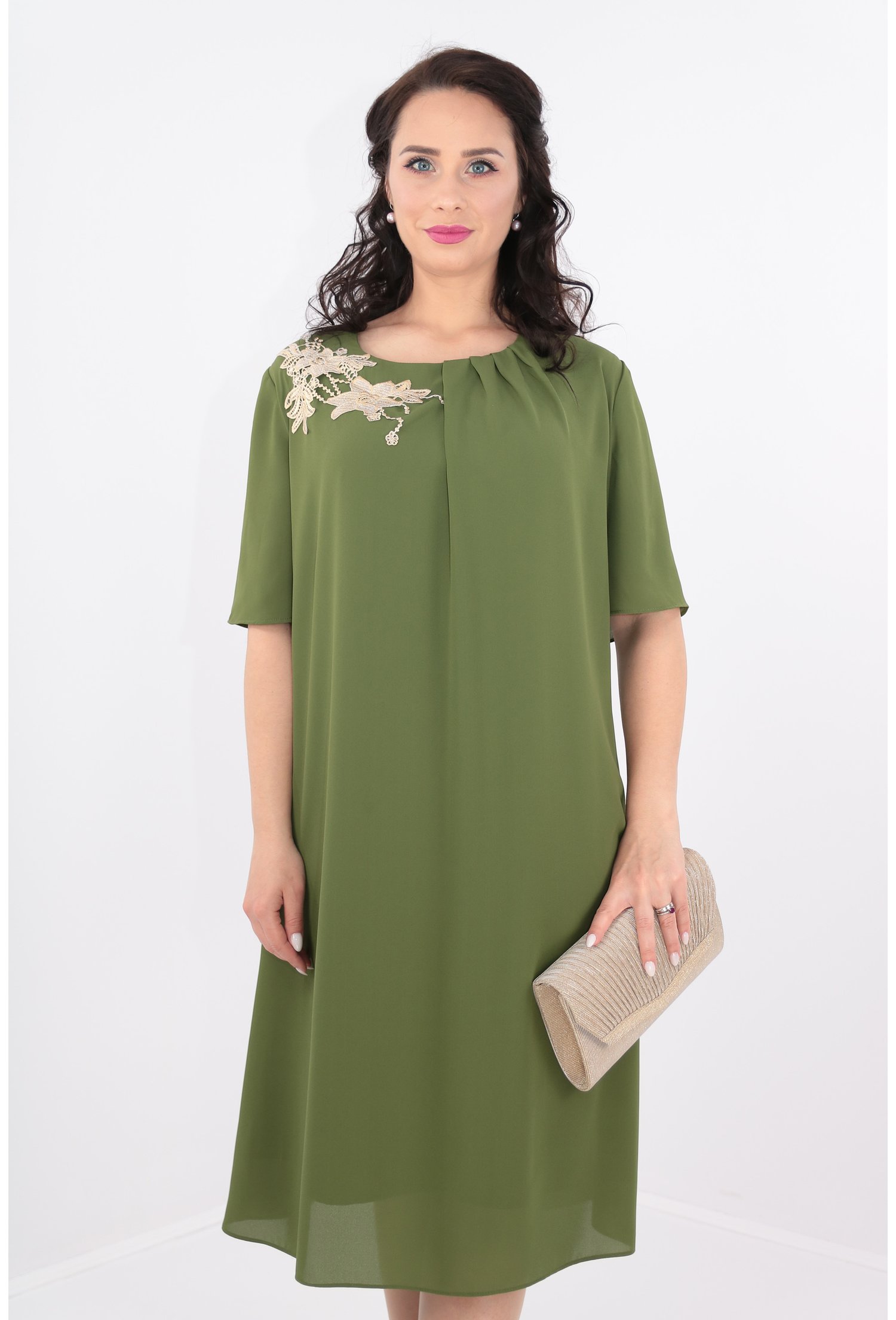 Rochie din voal verde cu broderie aurie