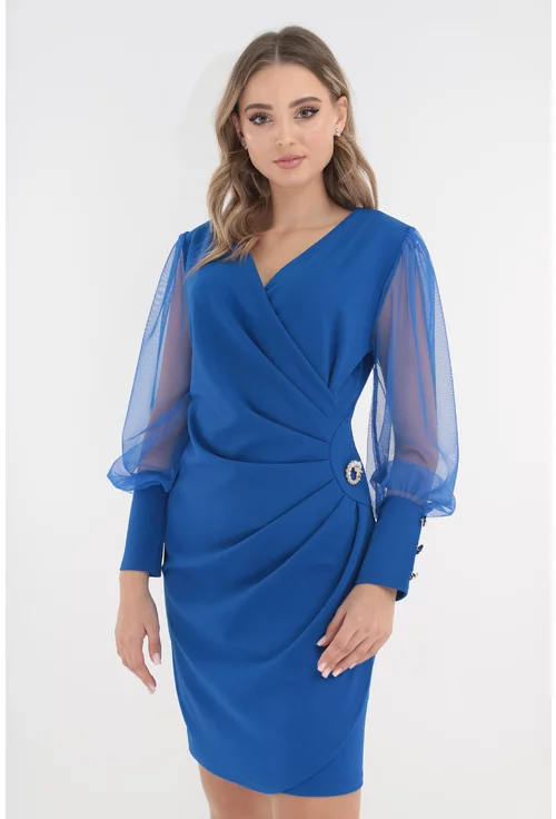 Rochie eleganta albastra accesorizata cu brosa in talie