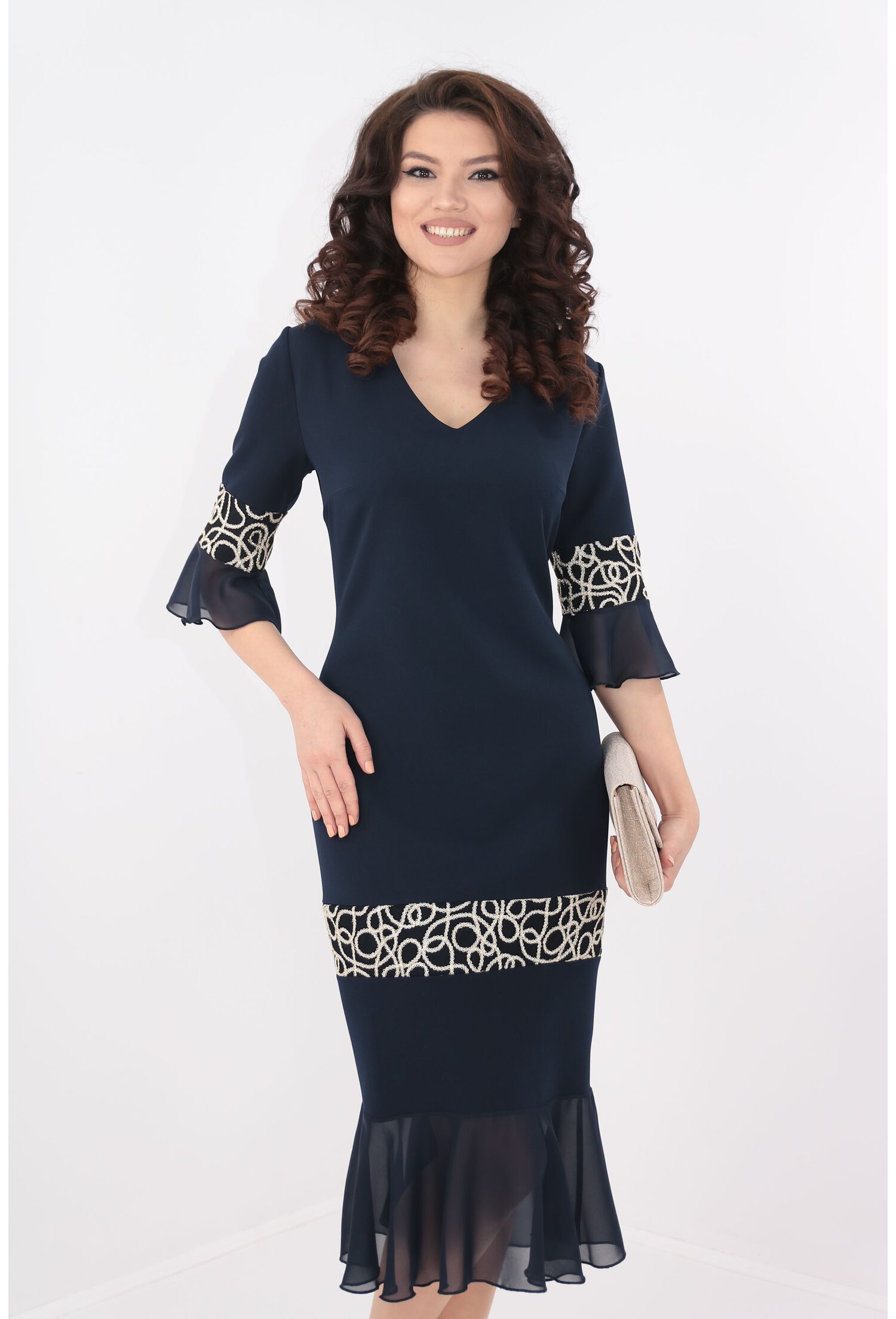 Rochie eleganta bleumarin cu broderie aurie si volane