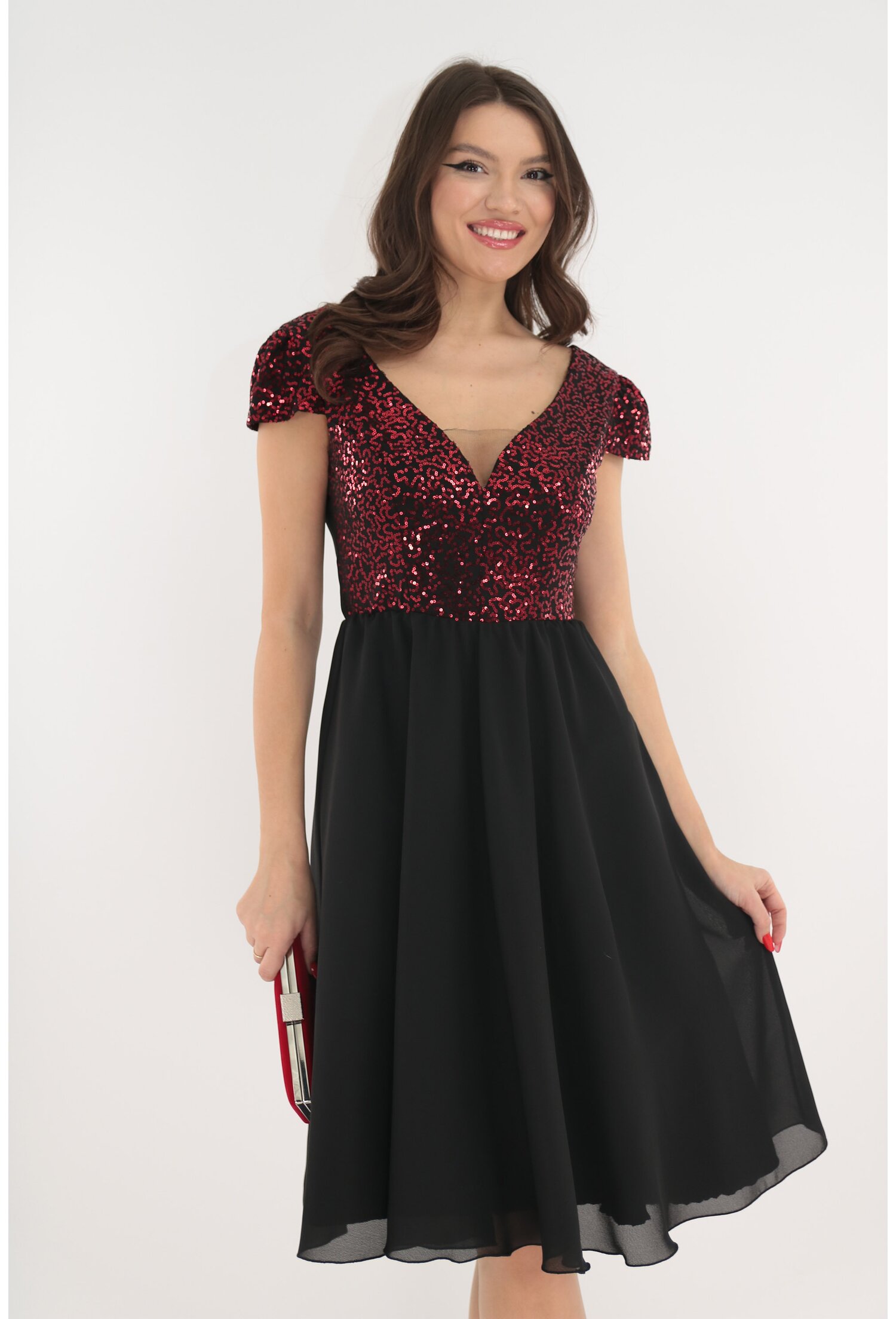 Rochie eleganta clos din voal negru si paiete rosii