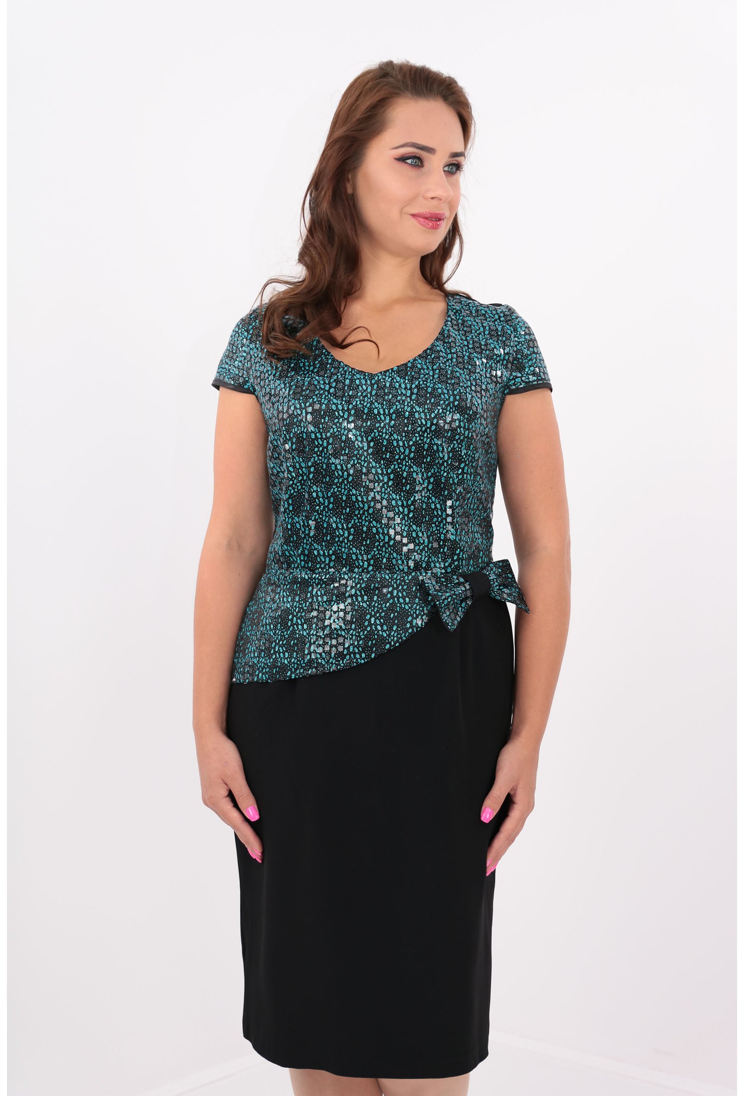 Rochie eleganta din stofa subtire neagra si paiete turcoaz