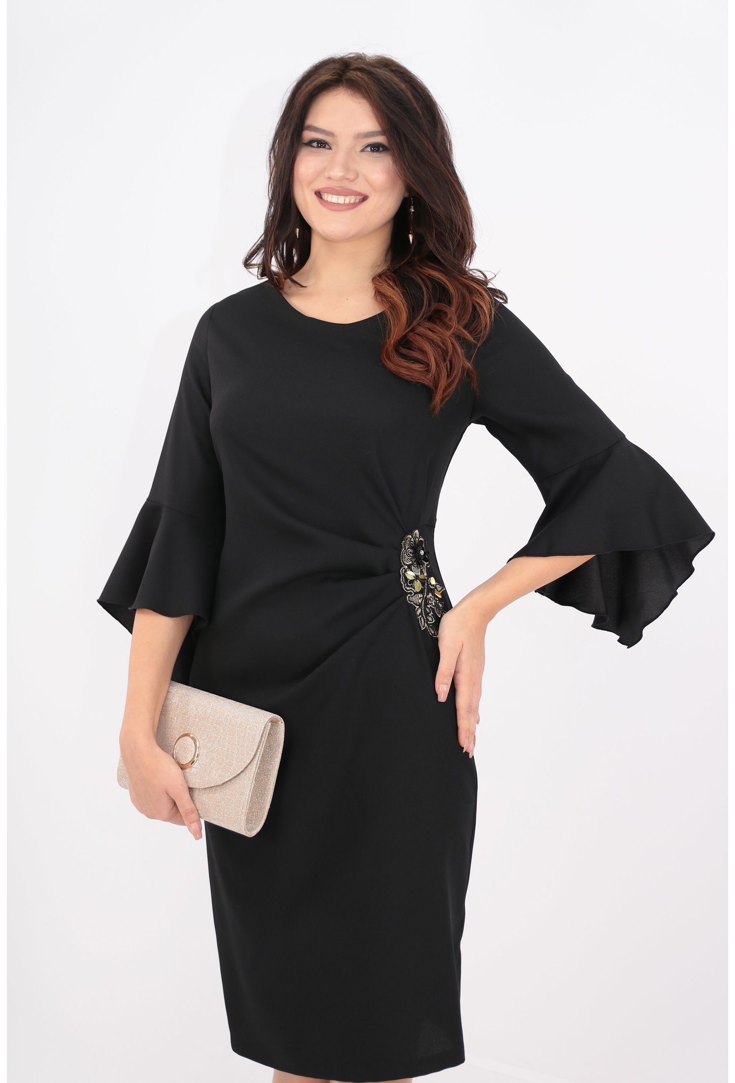 Rochie eleganta neagra cu broderie