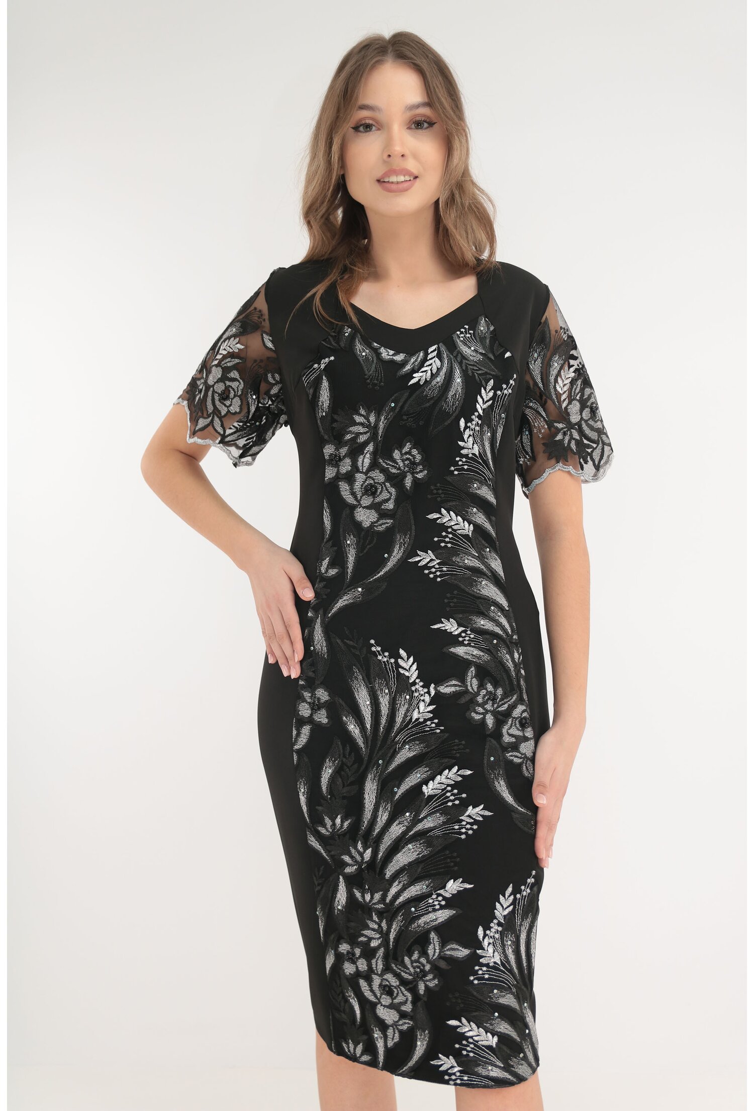 Rochie eleganta neagra cu broderie argintie