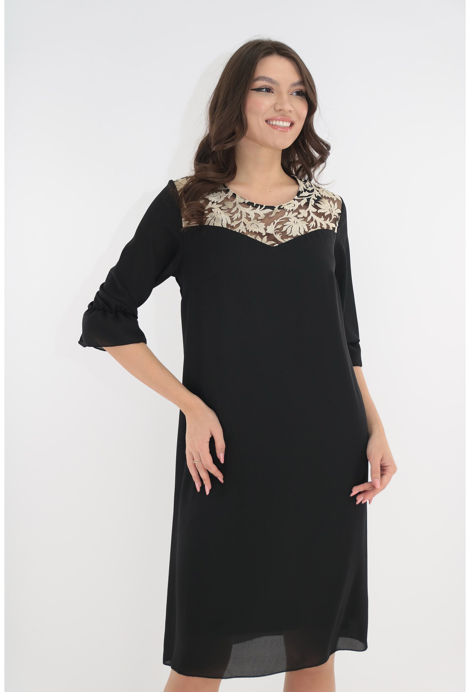 Rochie eleganta neagra cu broderie aurie