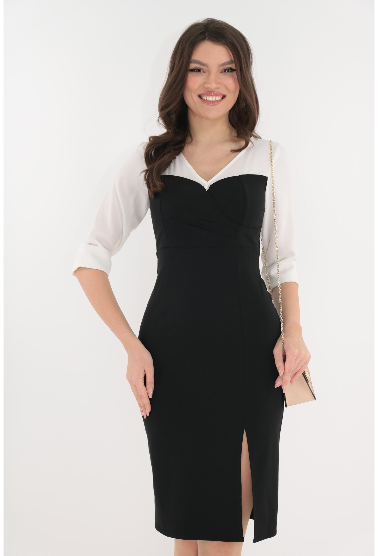 Poze Rochie eleganta neagra cu decolteu parte peste parte si slit discret