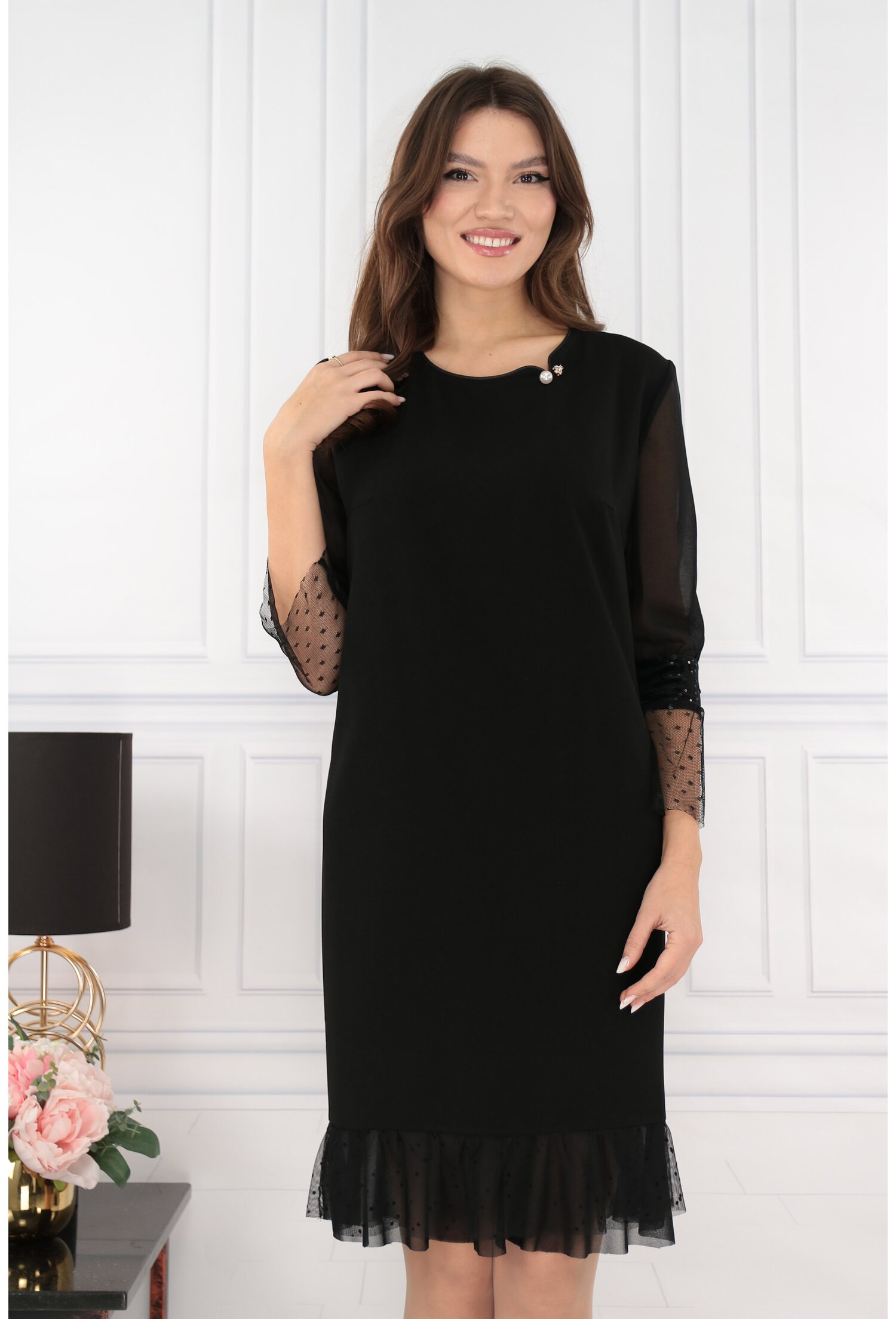 Rochie eleganta neagra cu insertii din tulle cu buline