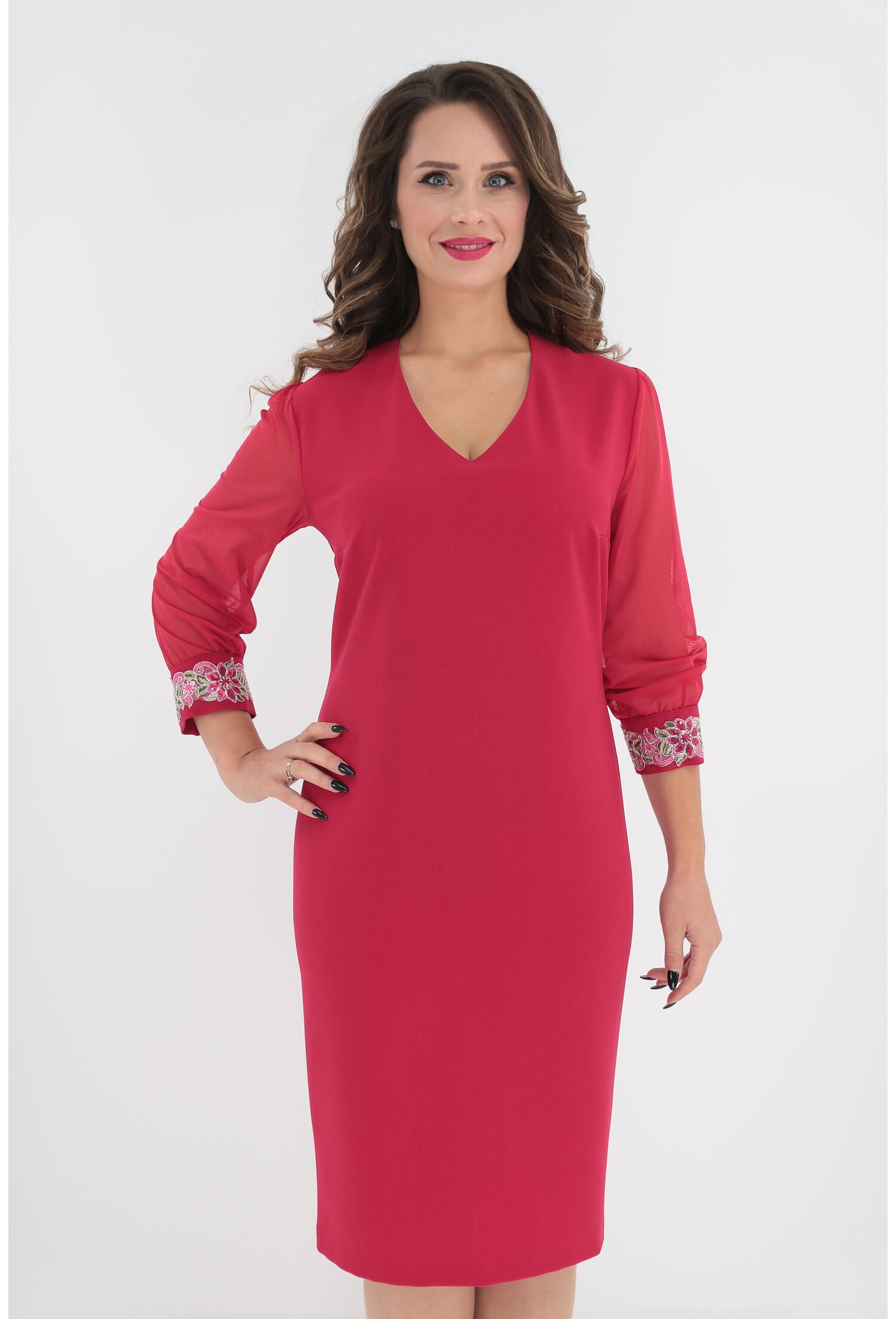 Rochie eleganta roz-grenadine cu broderie aurie la mansete