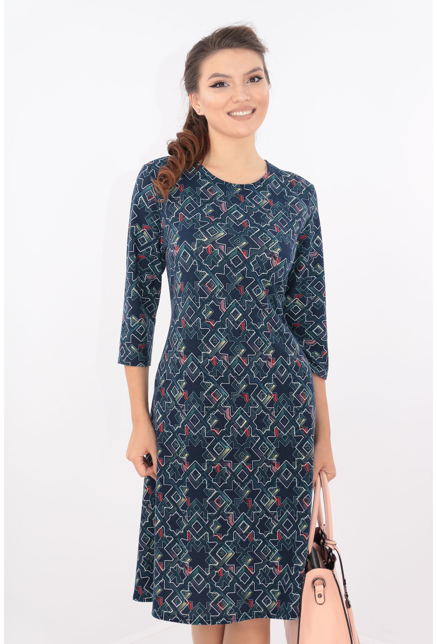Rochie evazata bleumarin cu desen geometric