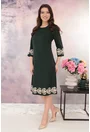 Rochie evazata din stofa verde cu broderie florala bej