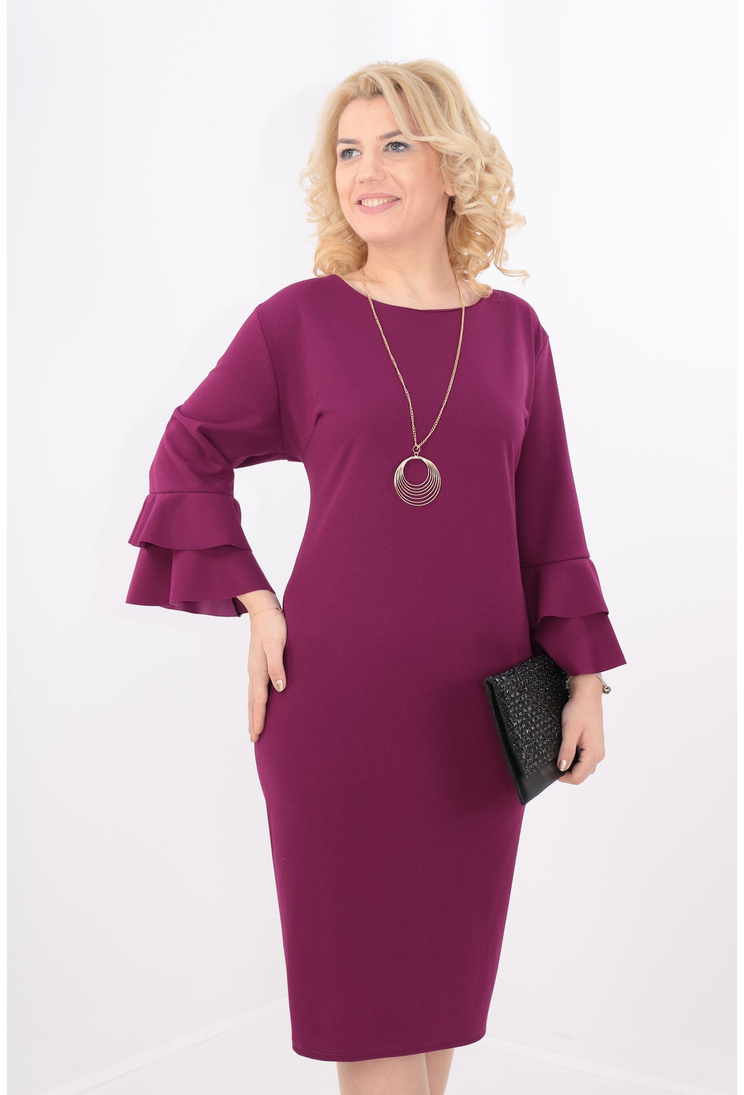 Rochie fucsia cu maneci cu volane suprapuse