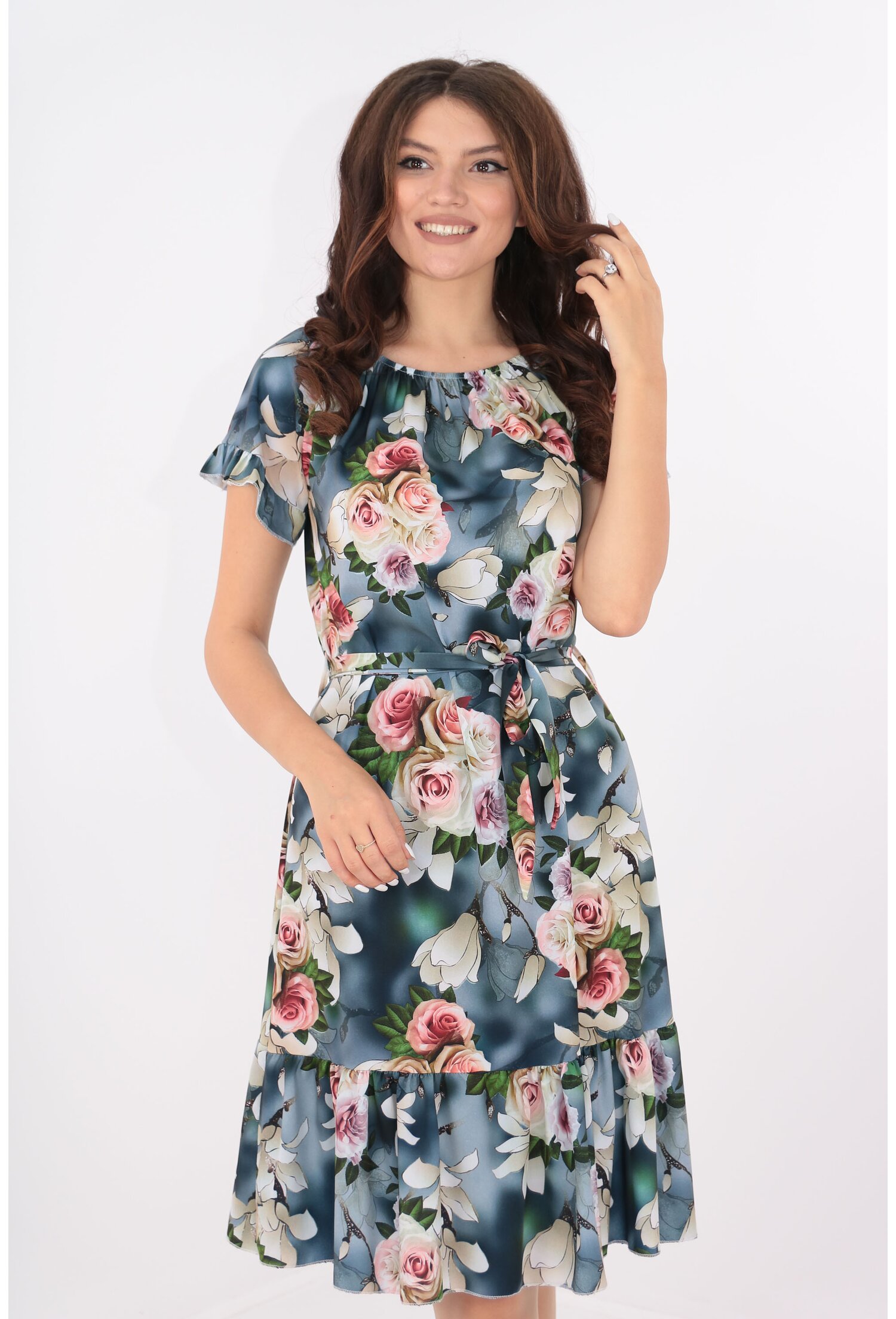 Rochie gri cu cordon in talie si trandafiri roz