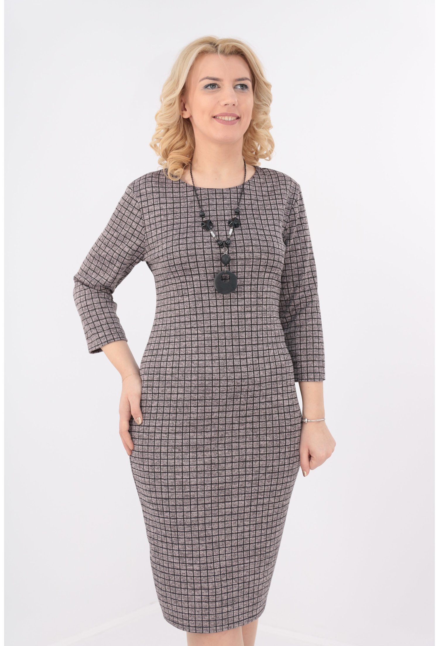 Rochie lila cu carouri fine negre