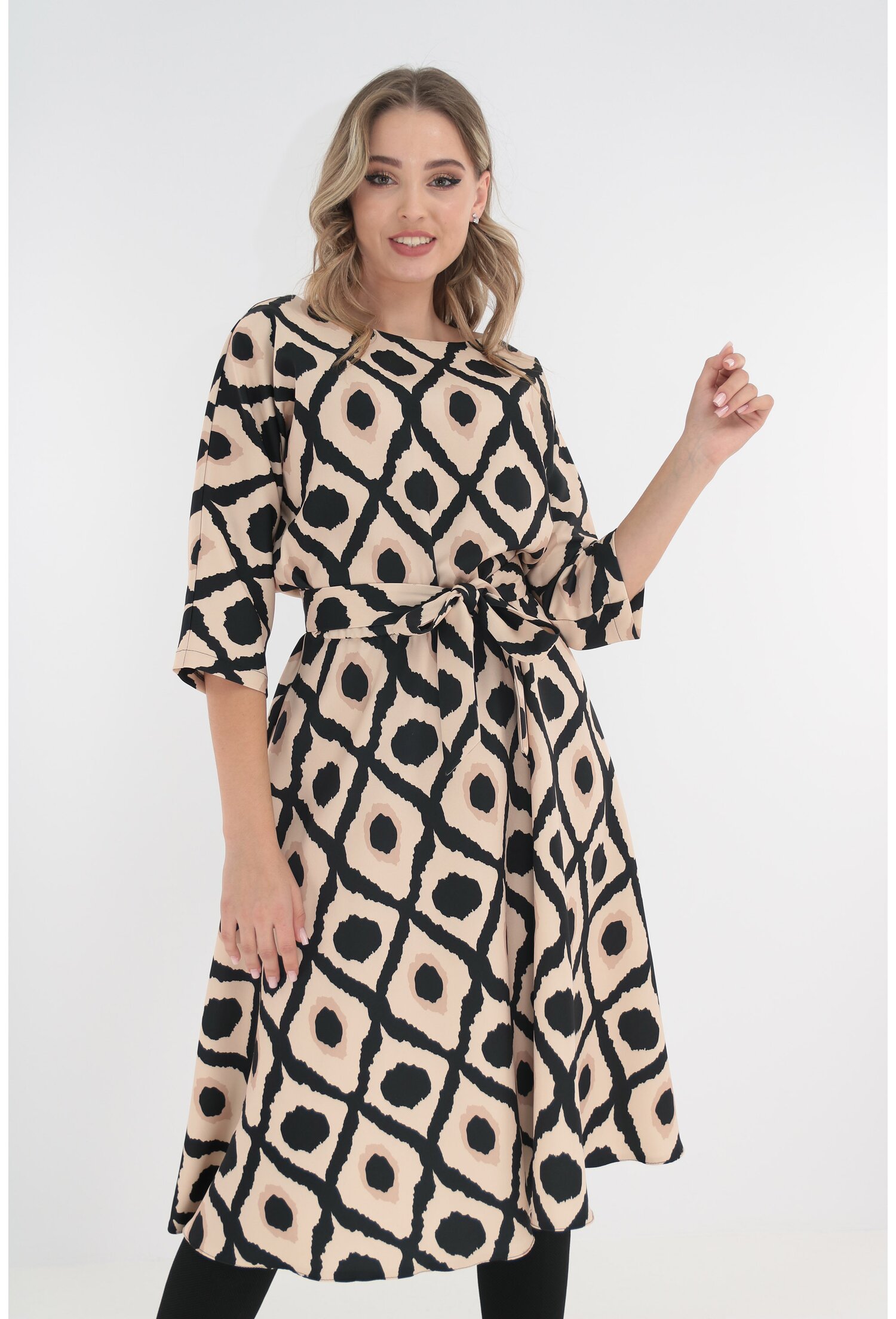 Rochie midi crem cu print geometric negru