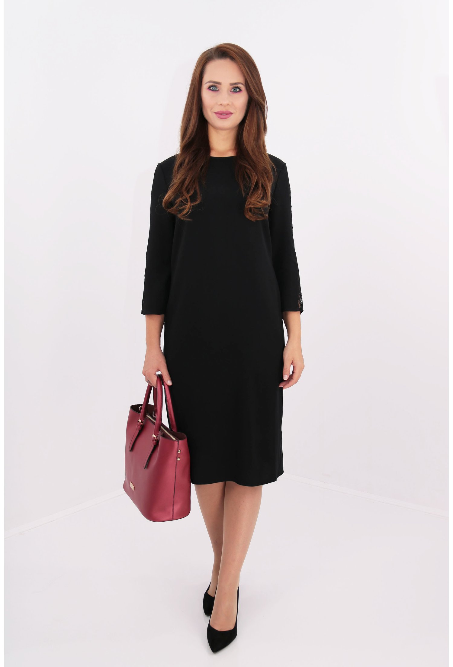 Rochie neagra cu dantela pe maneca