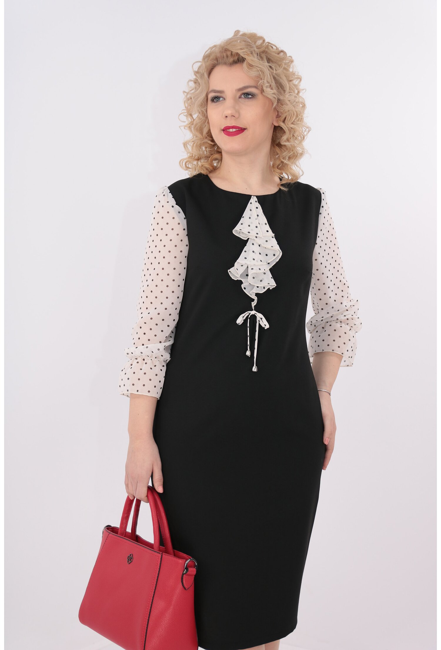 Rochie neagra cu maneci din voal alb cu buline