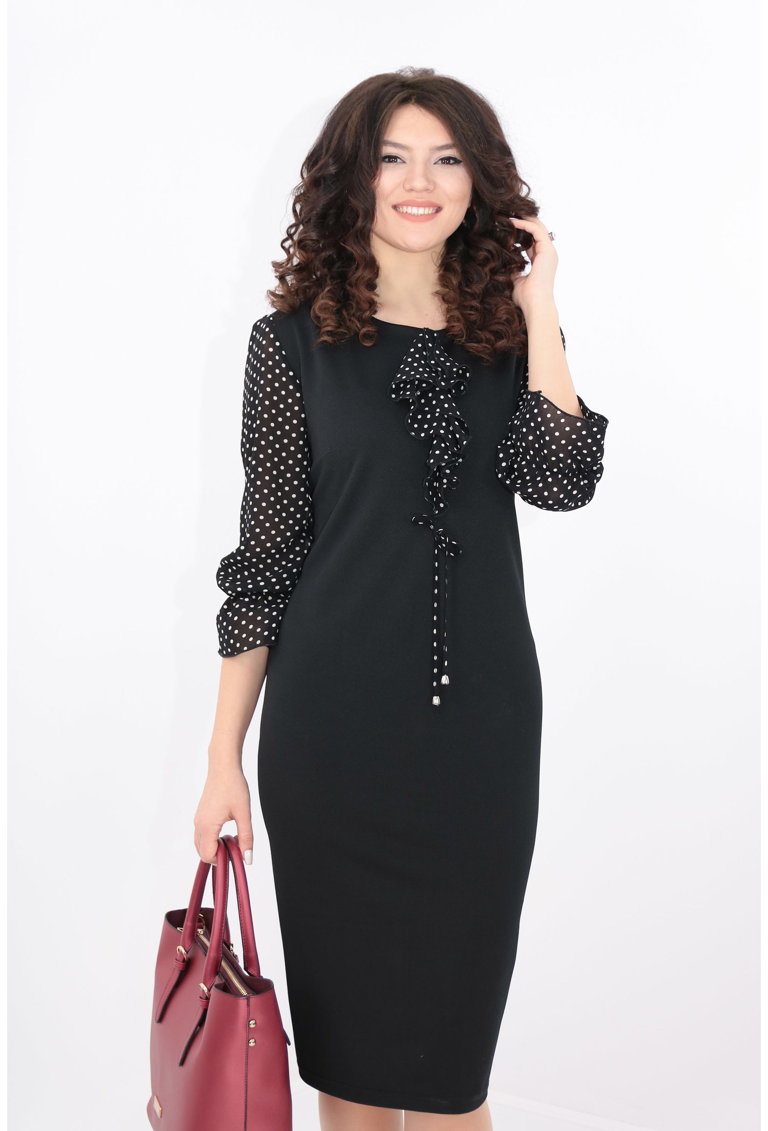 Rochie neagra cu maneci din voal cu buline