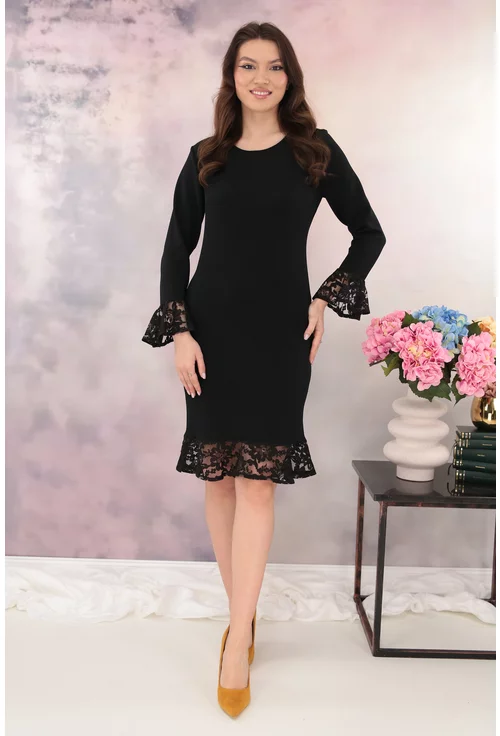 Rochie neagra cu volanase din dantela la tiv si maneci