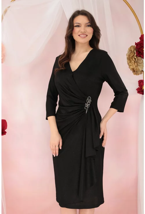 Rochie neagra de ocazie cu fronseuri si strasuri in talie