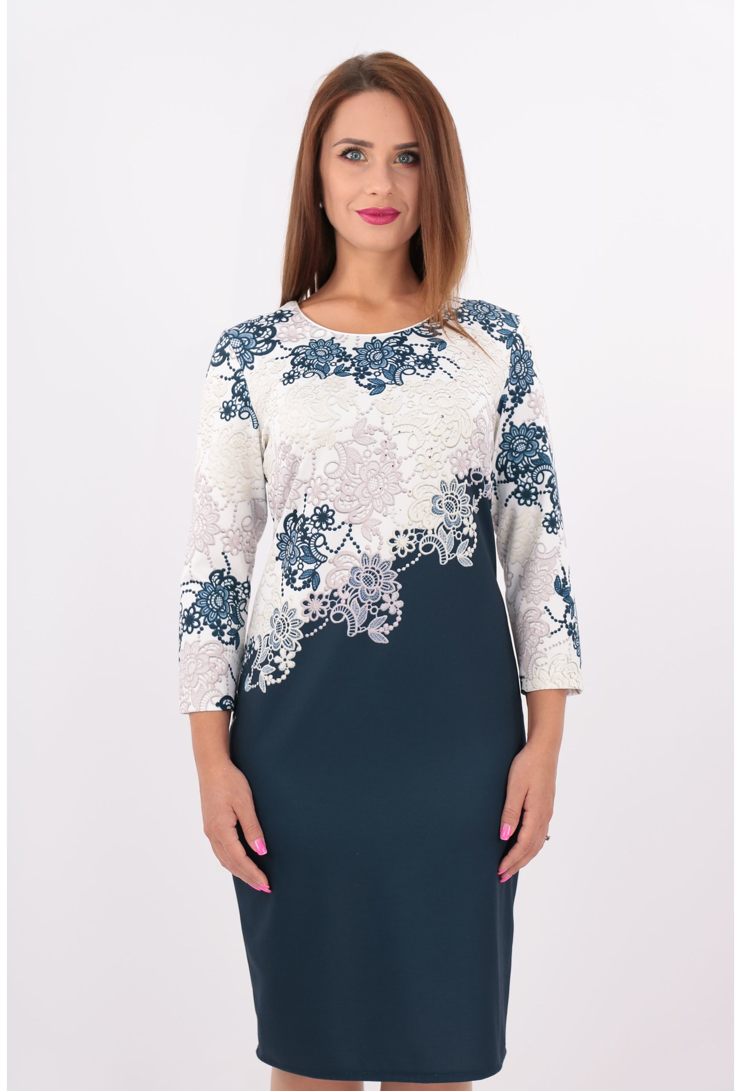 Rochie office dreapta alb-bleumarin cu print floral