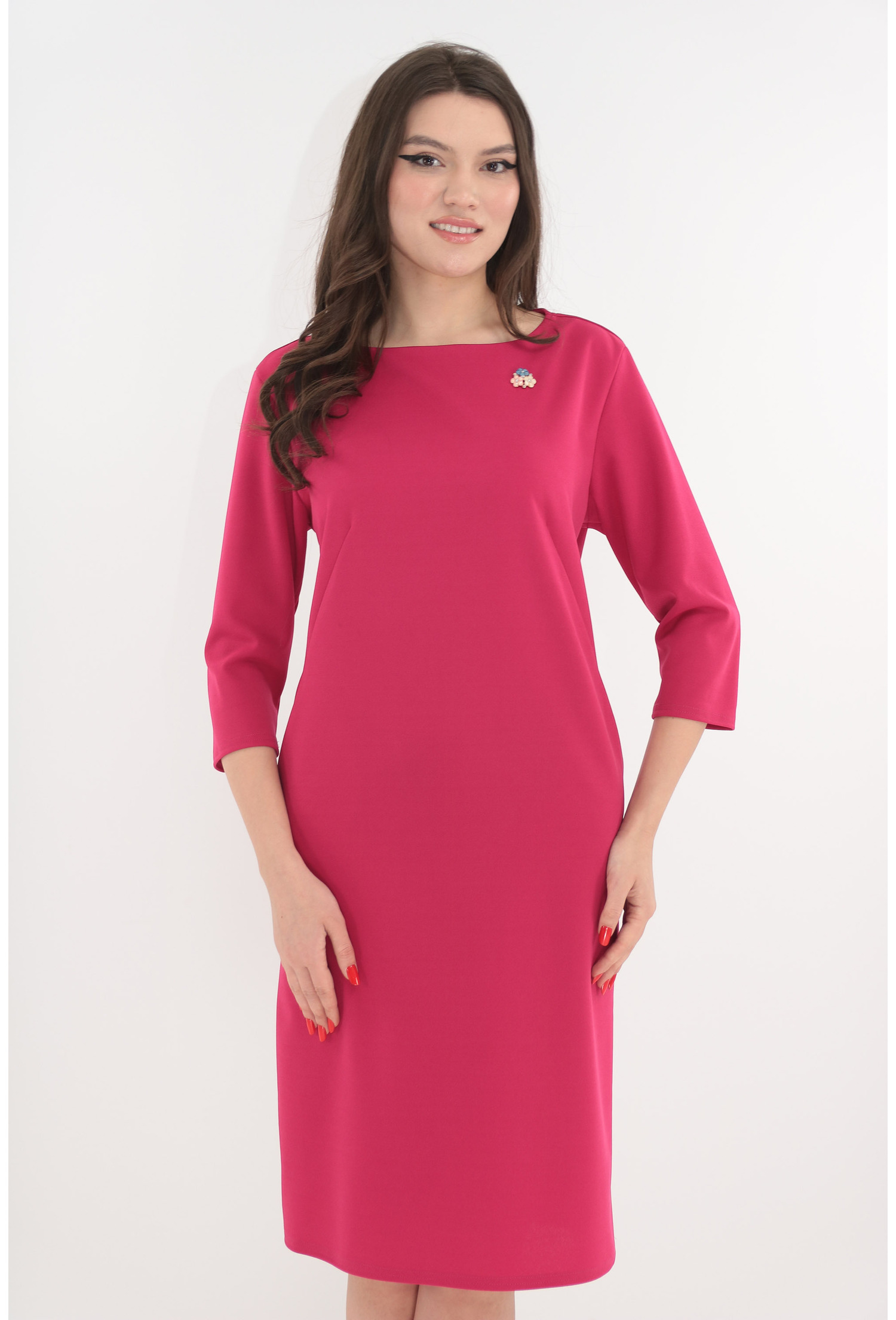 Rochie office fucsia cu buzunare si accesorizata cu brosa