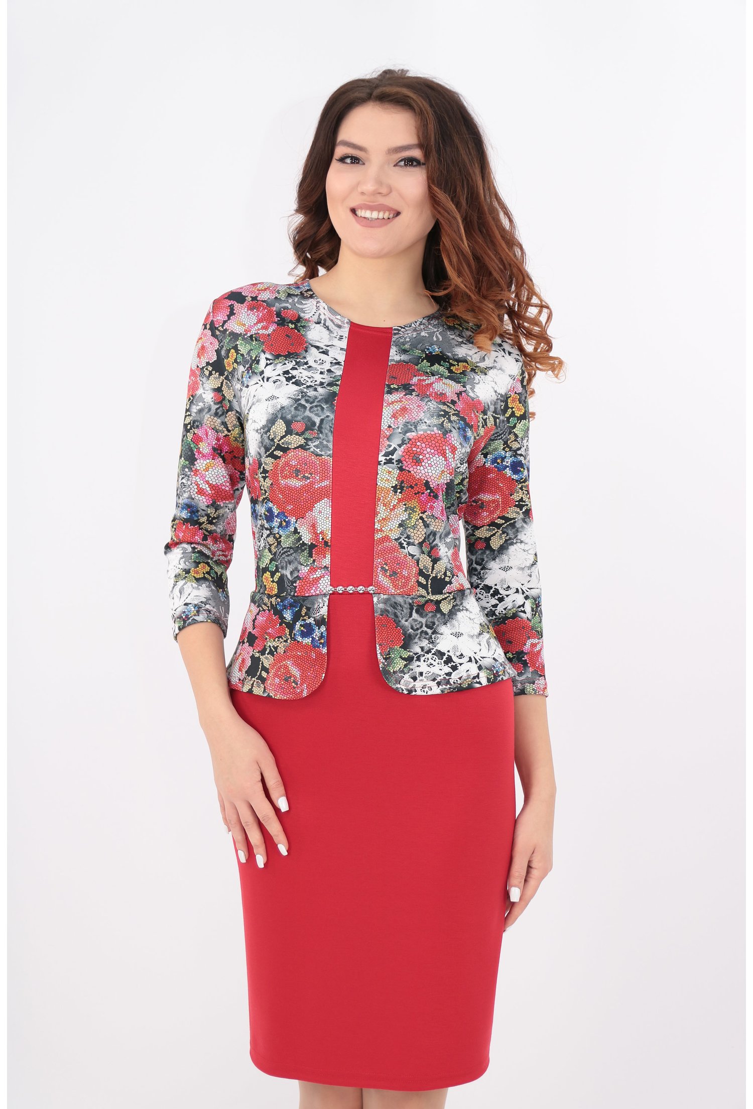 Rochie rosie cu peplum si print floral alb