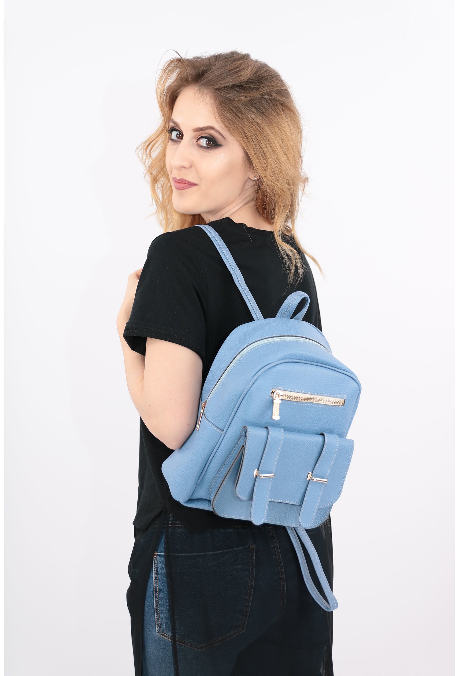 Rucsac bleu cu buzunar cu clape