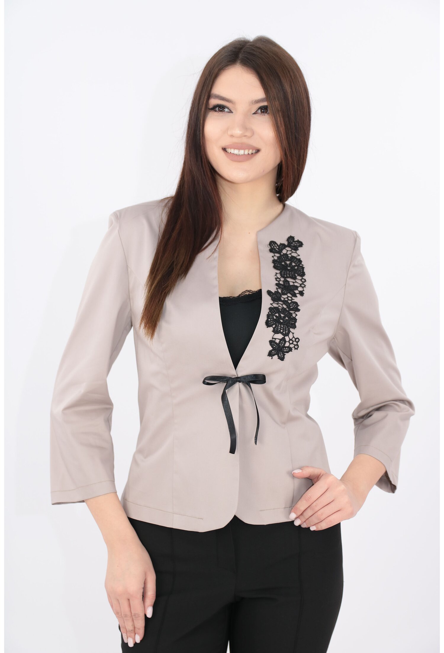 Sacou cafeniu cu broderie neagra