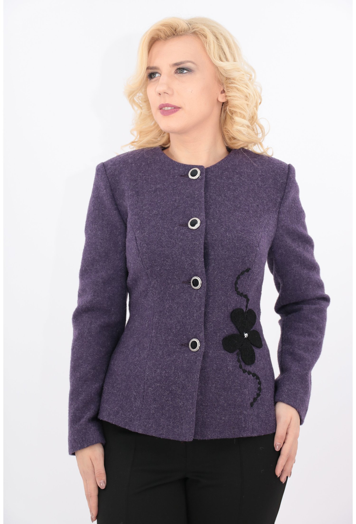 Sacou violet din lana cu aplicatie hand made