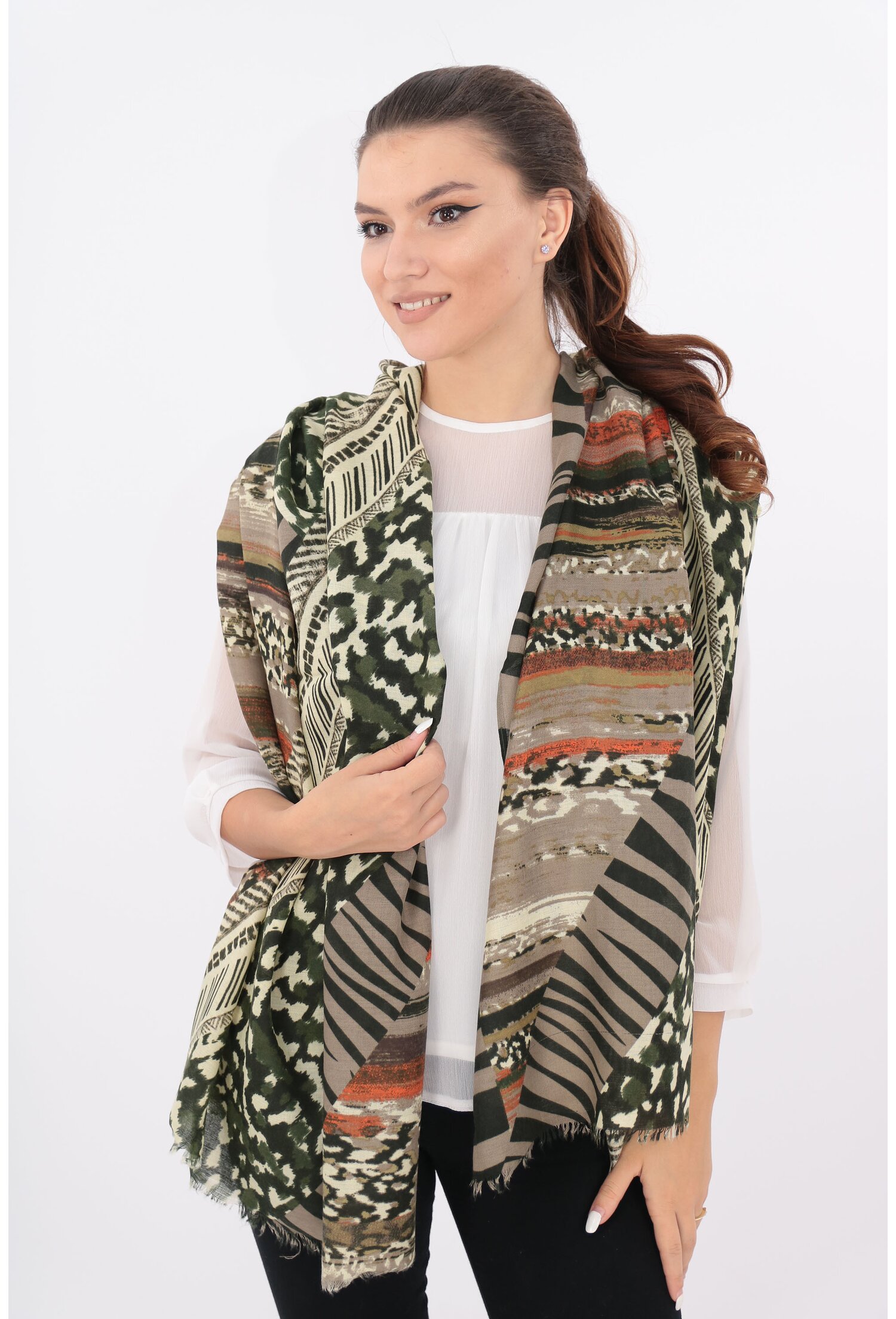 Sal fin olive cu desen geometric si animal print